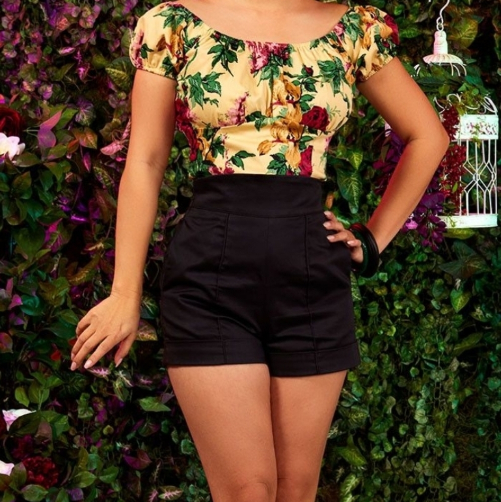 Pinup Couture Laura Byrnes shorts as is